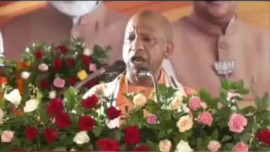 गोरखपुर: गोरखपुर में CM योगी ने निकाली तिरंगा यात्रा, कहा- तिरंगा भारत की आन, बान और शान है