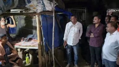 ଧର୍ମଶାଳା: ଦୁର୍ଘଟଣାରେ ହାତ ହରାଇଥିବା ବାରକଣା ଗ୍ରାମର ବିଦ୍ୟାଧରଙ୍କୁ ସହାୟତାର ହାତ ବଢ଼ାଇଲେ ବିଧାୟକ ହିମାଂଶୁ