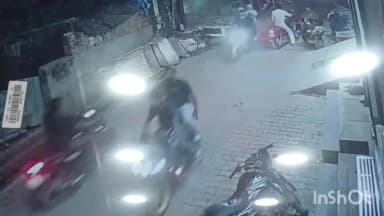 कोल: अलीगढ़ में हार्डवेयर कारोबारी की फैक्ट्री से तमंचे के बल पर ₹10 लाख की लूट, CCTV में कैद हुए नकाबपोश बाइक सवार बदमाश