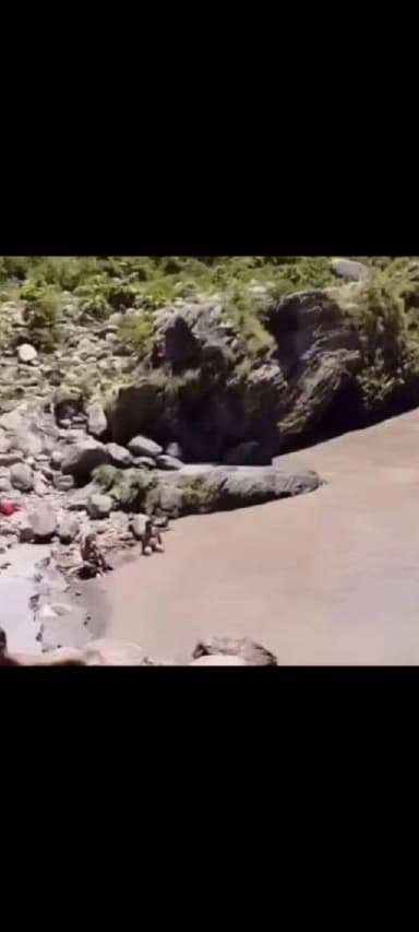 टिहरी: देवप्रयाग के टोडेश्वर घाट पर उफनती गंगा ने बहाया 24 वर्षीय युवक, वायरल वीडियो में भाई की मदद की गुहार