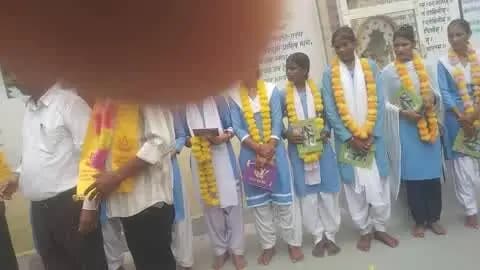 घुवारा - अंतर्राष्ट्रीय विश्व आदिवासी दिवस के सु - अवसर पर कन्या हायर सेकेंडरी स्कूल घुवारा में छात्राओं का हुआ सम्मान।