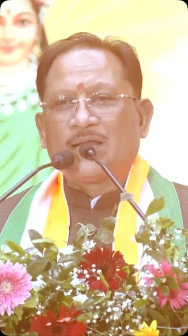 राष्ट्रीय ध्वज तिरंगा हम देशवासियों के गौरव और शान का प्रतीक है। हमारे लिए राष्ट्र सर्वोपरि है और यह तिरंगा हम सभी देशवासियों को एक सूत्र में बाँधकर रखता है। मैं प्रधानमंत्री श्री नरेंद्र मोदी जी का धन्यवाद करना चाहूँगा, जिन्होंने आज़ादी के अमृत काल में ‘हर घर तिरंगा’ अभियान की शुरुआत की। यह अभियान देशवासियों में राष्ट्रभक्ति और राष्ट्रीय एकता की भावना को और मजबूत कर रहा है।
श्री विष्णु देव साय
मुख्यमंत्री, छत्तीसगढ़ शासन
@narendramodi
@vishnudsai
#HarGharTiranga #हर_घर_तिरंगा #GharGharTiranga #घर_घर_तिरंगा #Sushasansarkar