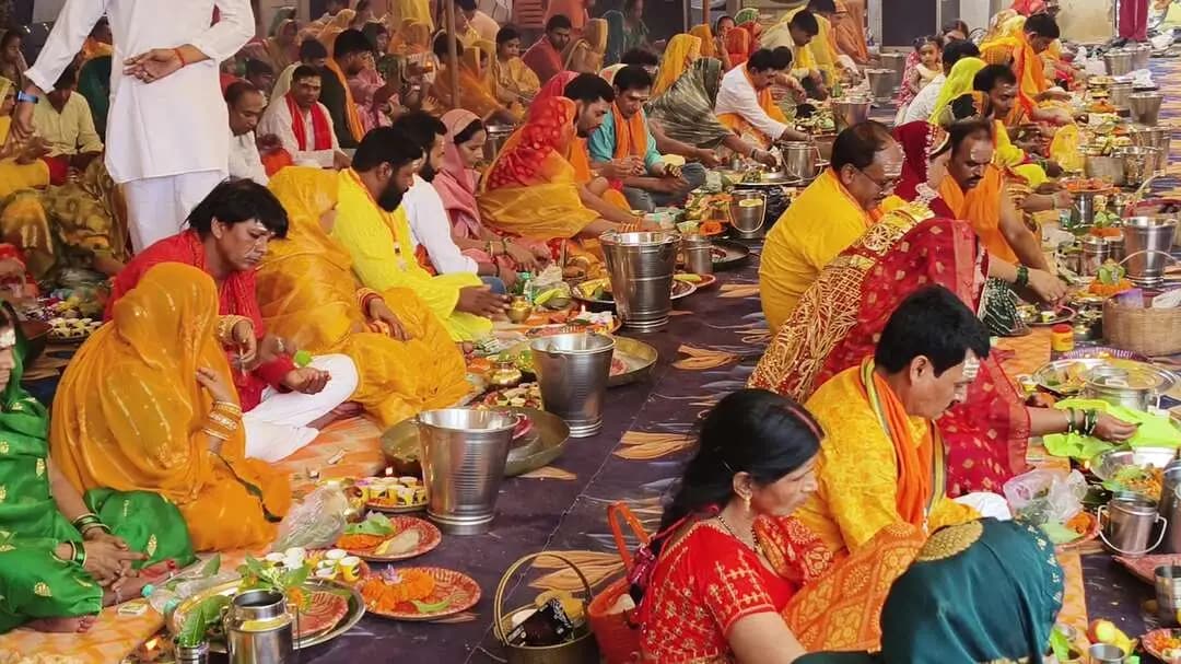 द्वितीय सोमवारी पर बाबा अद्भुतनाथ मंदिर में उमड़ा आस्था का सैलाब, 251 जोड़ों ने किया सामूहिक महारुद्राभिषेक