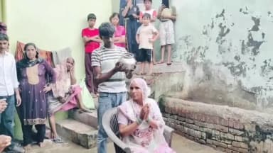 बड़ौत: हरिद्वार से गांगनौली में गंगाजल लाए मुस्लिम युवक का हिंदू महिला ने बेटे के रूप में स्वागत किया, मां को गंगाजल से नहलाया