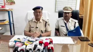 ନବରଙ୍ଗପୁର ପୋଲିସ ଷ୍ଟେସନ: ଲଗାତାର ଚୋରି କରି ଆତଙ୍କ ସୃଷ୍ଟି କରୁଥିବା ଦୁଇ ଚୋର ହେଲେ ଗିରଫ ନିଜ କାର୍ଯ୍ୟାଳୟରେ ସୁଚନା ଦେଲେ ଉମରକୋଟ ଏସଡିପିଓ ଯୁଗଳ କିଶୋର ଶବର