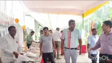 मिहोना: सूर्या रोशनी कंपनी में खादी एवं ग्रामोद्योग प्रदर्शनी का आयोजन, कर्मचारियों से खादी उत्पाद खरीदने की अपील
