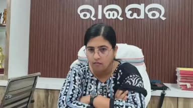 ନବରଙ୍ଗପୁର ପୋଲିସ ଷ୍ଟେସନ: ଛତୁଆରେ ପୋକ ବାହାରିବା ଘଟଣାର ହେବ ତଦନ୍ତ ନିଜ କାର୍ଯ୍ୟାଳୟରେ ମତ ଦେଲେ ରାଇଘର ବିଡ଼ିଓ ରିତୁ ସିଂ