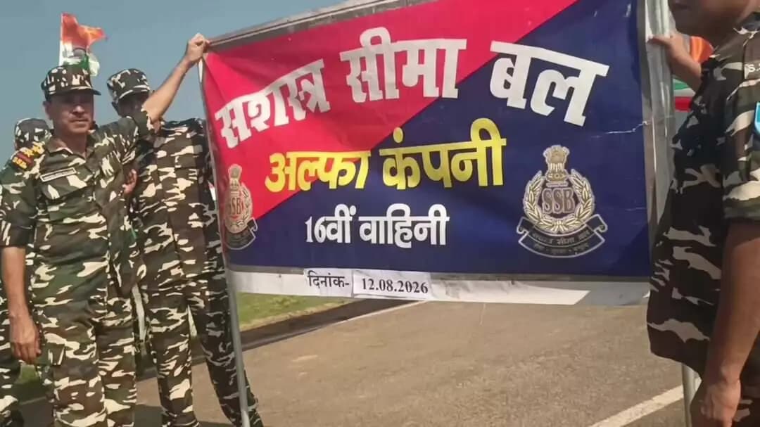 स्वतंत्रता दिवस के मौके पर गढ़ी में निकाला गया तिरंगा यात्रा