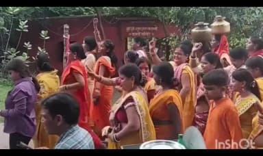बाघमारा/कतरास: सूर्य मंदिर कतरी नदी से झींझी पहाड़ी तक भव्य कलश यात्रा, गाजे-बाजे के साथ उमड़ा जनसैलाब