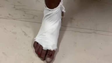 বারুইপুর: বেলেগাছিতে গাড়ির ধাক্কায় আহত বাইক চালকের শারীরিক অবস্থার অবনতি হওয়ায় তাকে বারুইপুর SD হাসপাতালে নিয়ে যাওয়া হলো