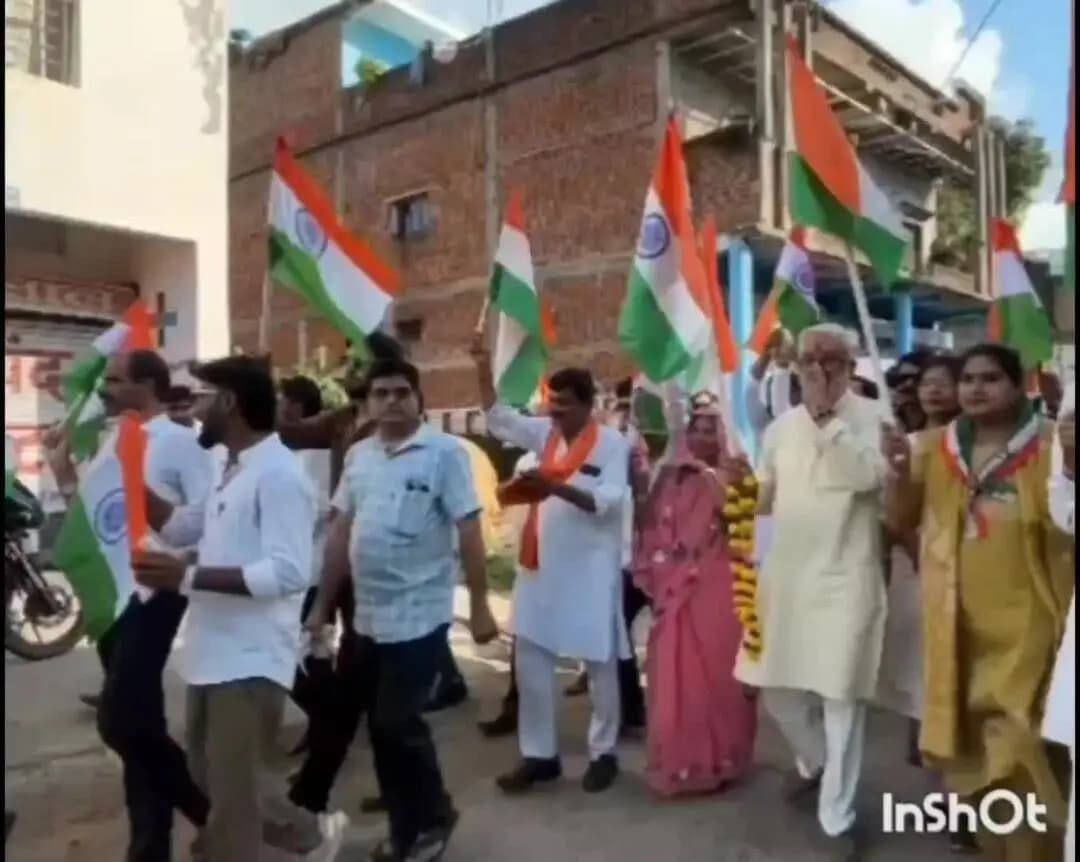 *गौरझामर में विधायक पं.श्री ब्रजबिहारी पटेरिया के नेतृत्व में निकली भव्य तिरंगा यात्रा।*