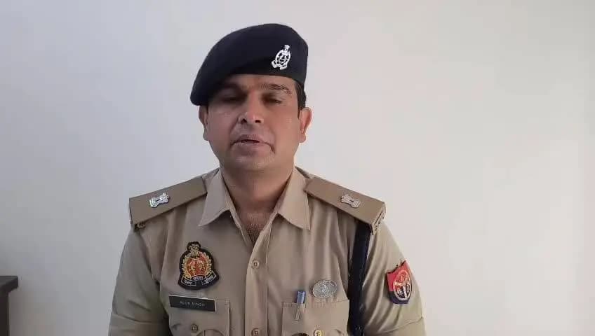 थाना #ऊंचाहार के बीकरगढ मे युवक ने लगाई फांसी,पुलिस पर प्रताड़ित करने का आरोप,मामले में हुई कार्यवाही पर ASP का वक़्तब्य
