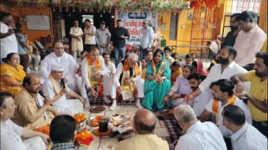 जगाधरी: काशी से आए पवित्र मिट्टी के कलशों का विधायक व नगर निगम मेयर ने पूजा अर्चना के बाद किया वितरण
