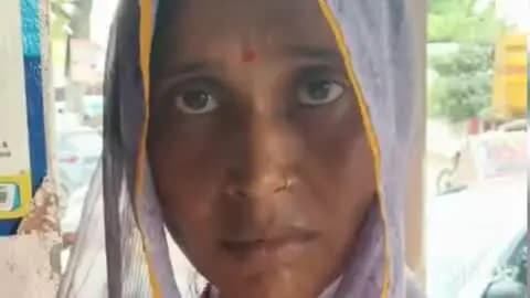 बिधूना: बेला थाना क्षेत्र के बरहादेवी गांव निवासी महिला ने अपने पति पर मारपीट करने का लगाया आरोप