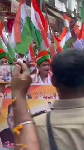 बुलंदशहर: तिरंगा यात्रा में विधायक ने राजनीतिक गीतों पर थिरकते हुए किया प्रदर्शन, वीडियो हुआ वायरल