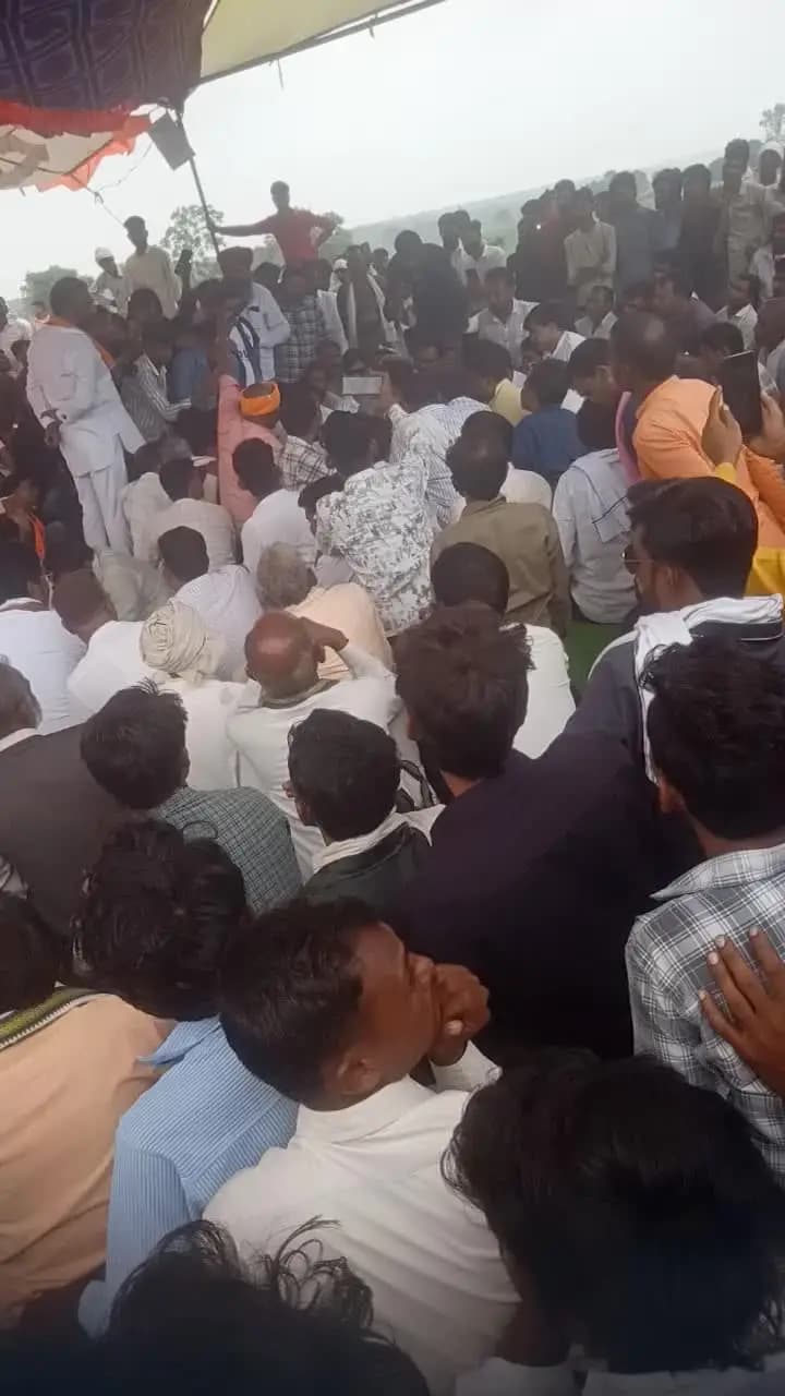 लोधी समाज से विनम्र निवेदन 🙏
जिला अशोकनगर, चंदेरी एवं ग्राम माहोली के समस्त लोधी समाज बंधुओं से विनम्र निवेदन है कि कल