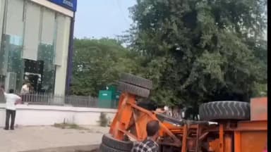 पंचकूला: पंचकूला में जनरेटर चढ़ाते समय क्रेन पलटी, ऊपर बैठे 2 हेल्परों की मौत