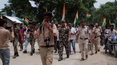 बसंतपुर वीरपुर भाजपा पूर्व मंत्री विधायक नीरज कुमार बबलू द्वारा हर घर तिरंगा यात्रा आसपास के लोग भी हुए शामिल