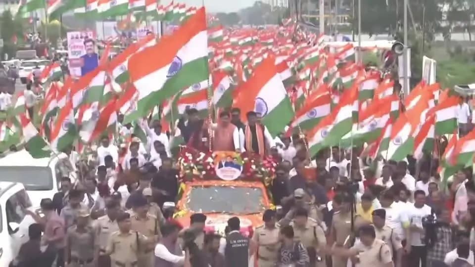 मुख्यमंत्री डॉ. मोहन यादव द्वारा डॉ. श्यामा प्रसाद मुखर्जी नगर, भोपाल में आयोजित 'तिरंगा यात्रा' में सहभागिता
#HarGharTiranga