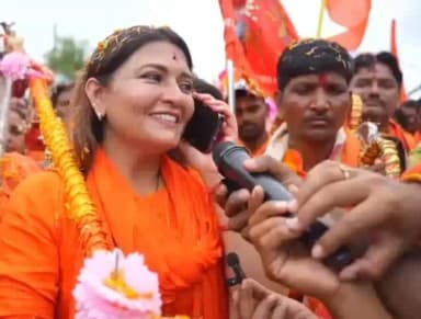पंडरिया: 151 किलोमीटर की काँवड़ यात्रा कर रही पंडरिया विधायक भावना बोहरा को विधानसभा अध्यक्ष डॉ. रमन सिंह ने फोन पर दी बधाई