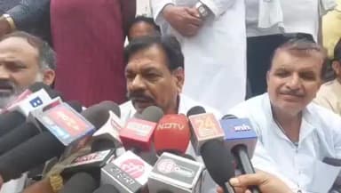 खड़गे के अपमान पर भड़की जबलपुर कांग्रेस, गांधी टाउन हॉल में गाई रामधुन, विधायक लखन घनघोरिया और नगर अध्यक्ष सौरभ शर्मा