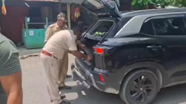 আলিপুরদুয়ার ২: স্বাধীনতা দিবসের প্রাক্কালে শামুকতলা রোডে পুলিশের তল্লাশি