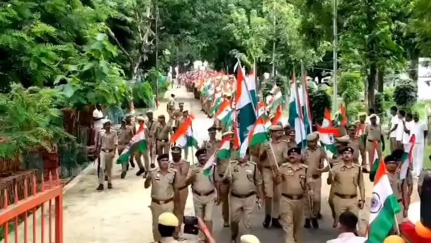 जनपद बहराइच
#तिरंगा_यात्रा
- *“हर घर तिरंगा” अभियान के अंतर्गत पुलिस अधीक्षक बहराइच श्री विश्वजीत श्रीवास्तव के नेतृत्व