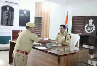 मऊ: पुलिस अधीक्षक मऊ श्री कमलेश बहादुर ने ए0एच0टी0 थाना एवं डॉग स्क्वाड का औचक निरीक्षण कर व्यवस्थाओं का लिया जायजा