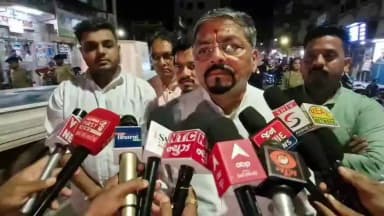 ચીખલી: નવસારી બસ સ્ટેન્ડથી શહીદ ચોક સુધી કેન્ડલ માર્ચ યોજી વિભાજન દરમિયાન જીવ ગુમાવનારાઓને શ્રદ્ધાંજલિ અર્પણ કરાઈ