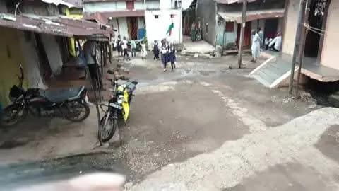 पंधाना, पाचंबा 15अगस्त आज स्कूल और ग्राम के गणमान्य नागरिक गांव में तिरंगा यात्रा (रैली) निकालते हुए