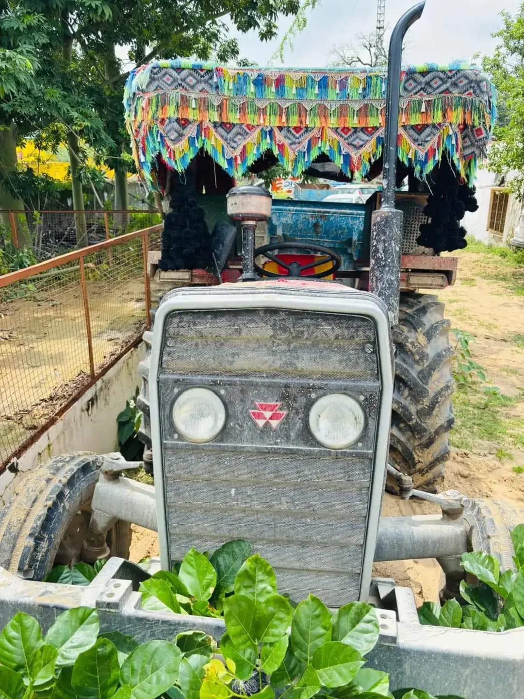 श्री आशा राम चौधरी ASP नागौर के निर्देशन में SHO थांवला मय टीम द्वारा दौराने गश्त सरहद आलनियावास में नदी क्षेत्र से अवैध रूप से बजरी परिवहन करते हुए एक ट्रैक्टर मय ट्रोली को 02 टन अवैध बजरी सहित जब्त किया गया।
@IgpAjmer
@PoliceRajasthan