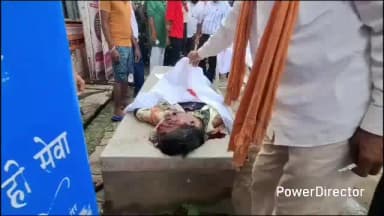 मऊ: मऊ के सुरौंधा पेट्रोलपंप के पास डंफर ट्रक ने 5 लोगों को रौंदा, दो बच्चों की मौत, 3 को रेफर किया गया