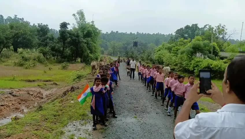 बरकनी में स्वतंत्र दिवस कुछ इस अंदाज में मनाया गया, ताकि बच्चे ऐसे ही देश को सजाते विकास करते रहे सदा,