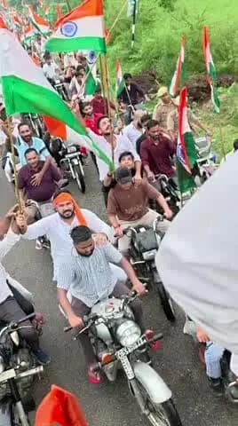 कुवरपुर से पाठकपुर तक निकाली गई तिरंगा यात्रा