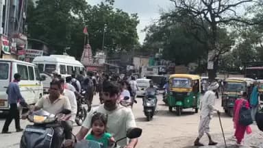 देलदर: माउंट आबू जाने से पहले आबूरोड में उमड़ा पर्यटकों का सैलाब, जगह-जगह दिख रही है भीड़, सड़कों पर बढ़ा ट्रैफिक दबाव