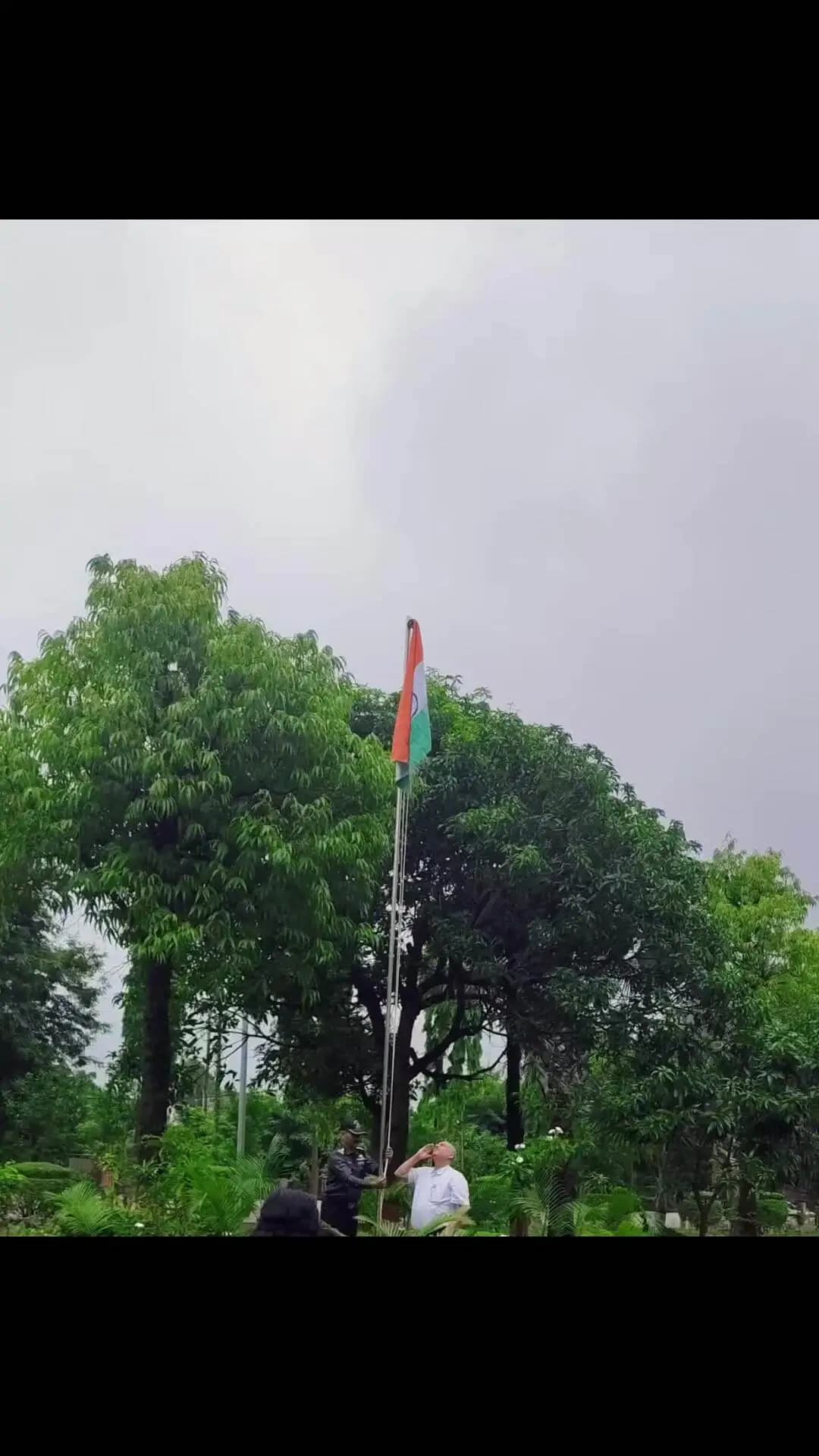 क्षेत्रीय कार्यालय, इंदौर में स्वतंत्रता दिवस समारोह की कुछ सुंदर झलकियाँ 🇮🇳✨#esic#indore#independenceday #tiranga