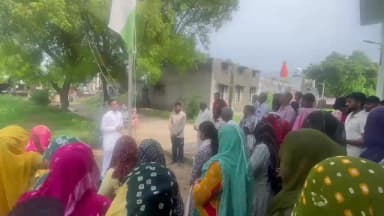 आज़ादी के स्वतंत्रता दिवस के अवसर पर गांव सांवड मे सेवा संकल्प पुस्तकालय तथा गांव के लोगो ने यह महापर्व .... योगबीर
