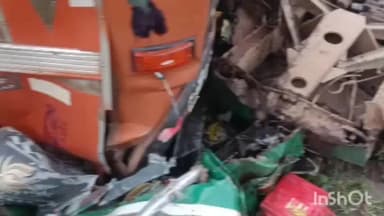 चांदवा: लातेहार जिले के चंदवा-लोहरदगा पथ पर भीषण सड़क हादसे में 6 लोगों की घटनास्थल पर दर्दनाक मौत