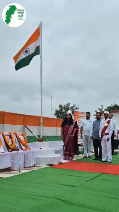80वें स्वतंत्रता दिवस के अवसर पर कलेक्टर श्रीमती तुलिका प्रजापति ने जिला कार्यालय परिसर में ध्वजारोहण कर तिरंगे को सलामी दी। वही जिलेवासियों को स्वतंत्रता दिवस की हार्दिक बधाई एवं शुभकामनाएँ दी।
- इस अवसर पर जिले के अधिकारी-कर्मचारियों ने उत्साहपूर्वक निभाई सहभागिता।
#mmacdistrict_cg #chhattishgarh #indipandanceday #mmaccollector
@chhattisgarhcmo @dpr.chhattisgarh