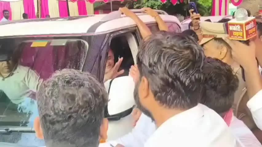 रसूलाबाद: पहाड़पुर पहुंचे अखिलेश यादव ने शोक संवेदना व्यक्त करते हुए भाजपा सरकार पर साधा निशाना
