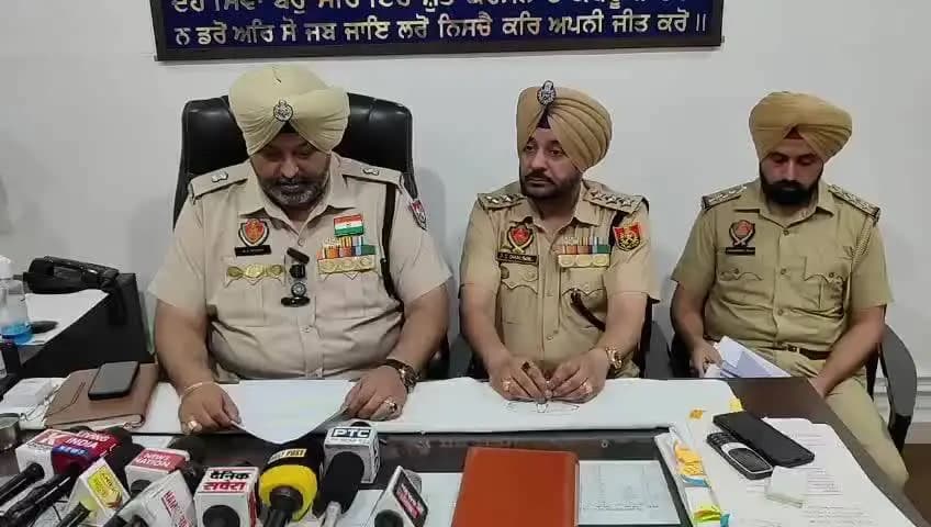 ਮਲੋਟ: ਸਟਾਰ ਸਿਟੀ ਕਾਲੋਨੀ ਵਿੱਚ ਗੋਲੀਬਾਰੀ ਮਾਮਲੇ ਪੁਲਿਸ ਨੇ 2 ਸ਼ੂਟਰ ਨੂੰ ਕੀਤਾ ਗ੍ਰਿਫ਼ਤਾਰ- ਮਨਮੀਤ ਸਿੰਘ ਢਿੱਲੋਂ, ਐਸ ਪੀ