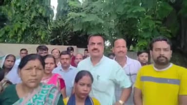 रुद्रपुर: पूर्व विधायक राजकुमार ठुकराल ने लालपुर और शिवनगर से लापता किशोरियों की बरामदगी की मांग को लेकर एसएसपी से की मुलाकात