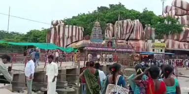 మాసాయిపేట: ఏడుపాయల వన దుర్గ మాత దర్శనం కోసం బారులు తీరిన భక్తులు