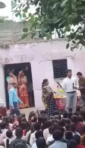 कराहल: 15 अगस्त के कार्यक्रम में युवक का माइक पकड़कर सवाल जवाब वीडियो वायरल
भगत सिंह की तस्वीर को लेकर शिक्षक से सवाल पूछने का