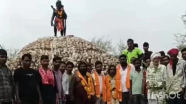 वल्लभनगर: किकावास में पैदल चारधाम यात्रा पूर्ण कर लौटे संत रामलाल का भील समाज ने भव्य स्वागत किया