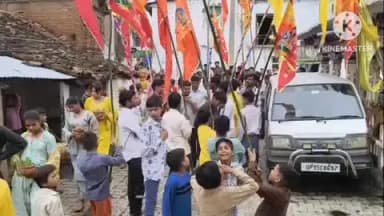 पाली: ग्राम बंट स्थित चुअन आश्रम पर असंख्य पार्थिव शिवलिंग निर्माण के आयोजन हेतु श्रद्धालुओं द्वारा निकाली गई भव्य शोभायात्रा