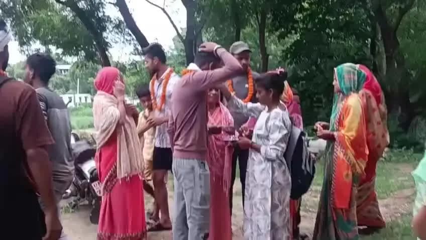 डेरापुर: जसापुर से पहली बार निकली डाक कांवड़ यात्रा, पूरे गांव ने भक्ति भाव से दी विदाई