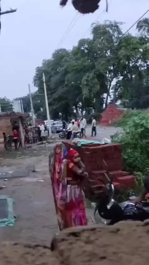 ये खबर हमारी आमदारी गांव की है जिसका राकेश बागरी विनय बागरी लाल बागरी मेरे बड़े भाई या अन्या परिवार वालो को मरने