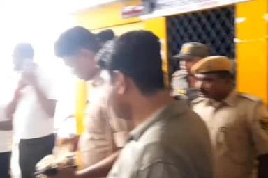 लखीसराय: लखीसराय के अशोक धाम मंदिर परिसर में बिजली का तार गिरने व भगदड़ से 8 महिला श्रद्धालुओं की मौत