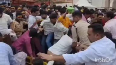 उज्जैन शहर: करंट की अफवाह से नागचंद्रेश्वर दर्शन की कतार में मची भगदड़, कई श्रद्धालु घायल, अस्पताल मे उपचार जारी